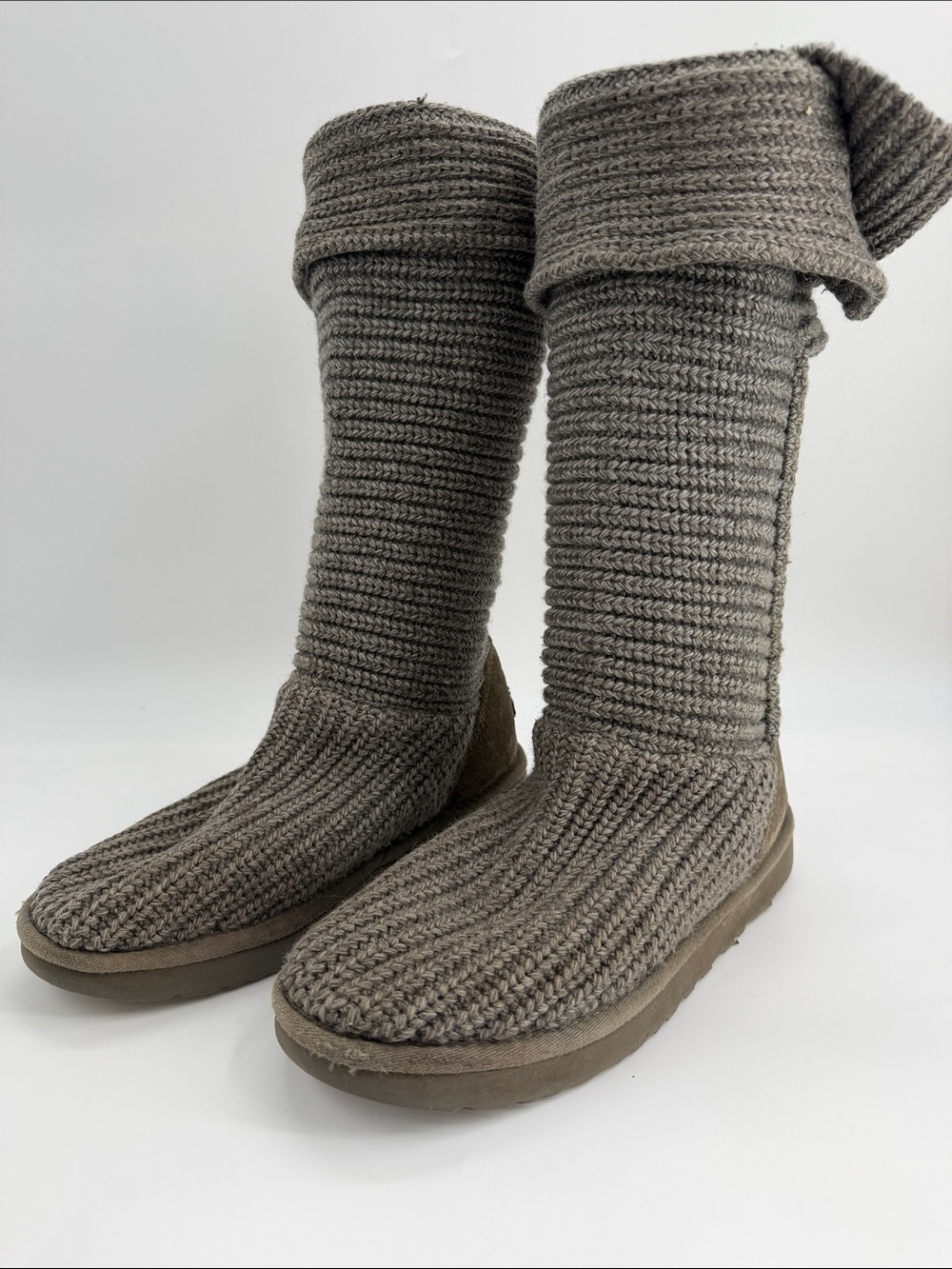 UGG Australia Classic Knit Cardy Women's Size 8 Gray Sweater Button Boots